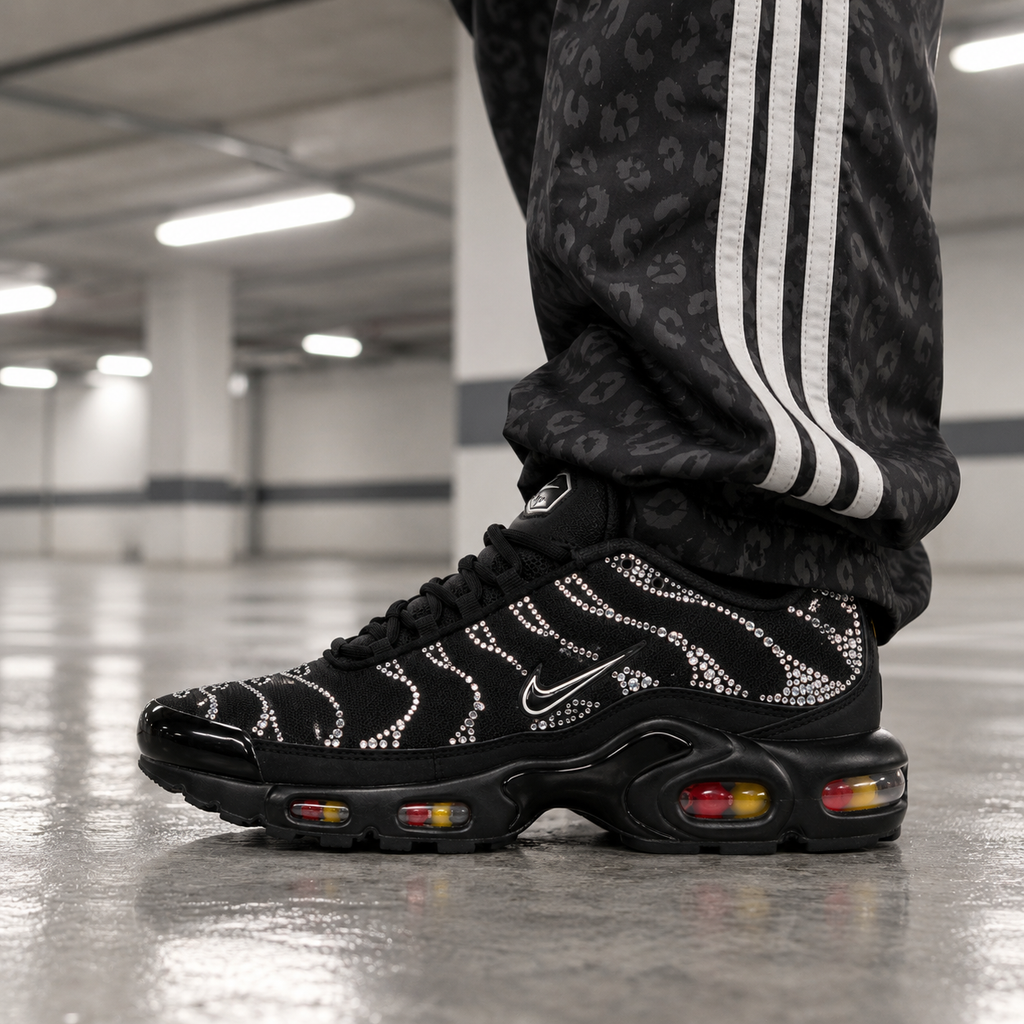Nike tn negras con brillantes