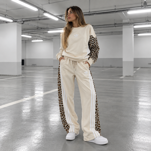 Chándal completo adidas leopardo beige